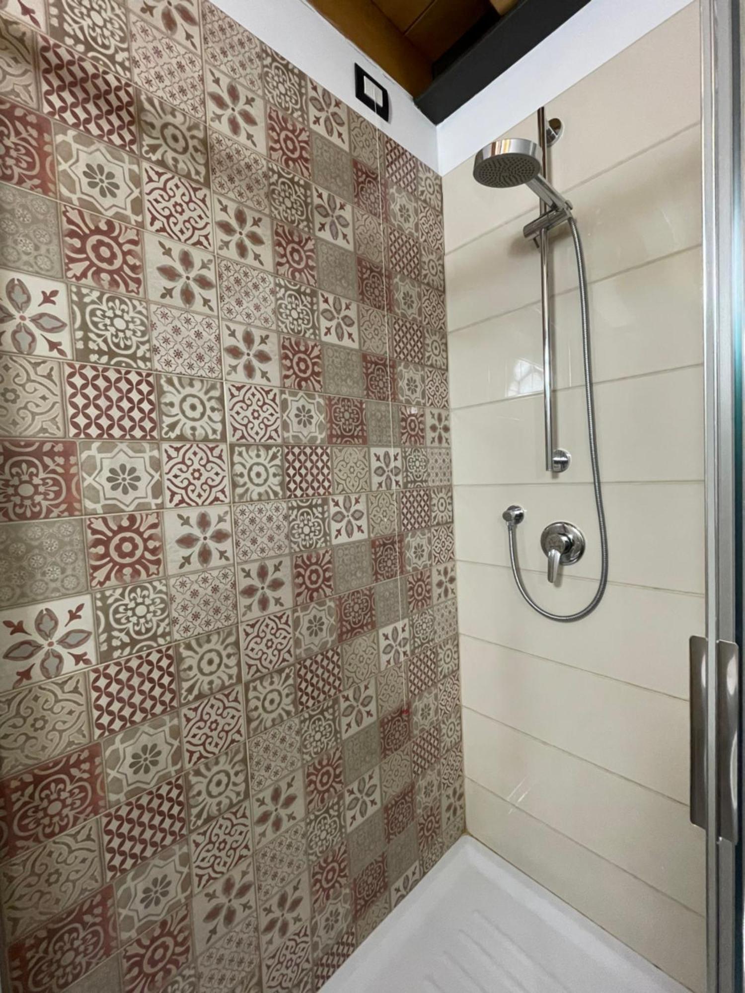 ורונה Dimora Rosso San Zeno - Wifi Veloce E Adatto Per Famiglie מראה חיצוני תמונה