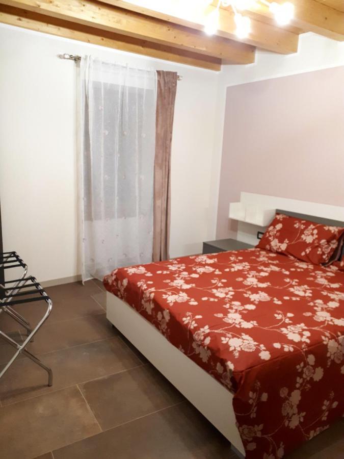 ורונה Dimora Rosso San Zeno - Wifi Veloce E Adatto Per Famiglie מראה חיצוני תמונה
